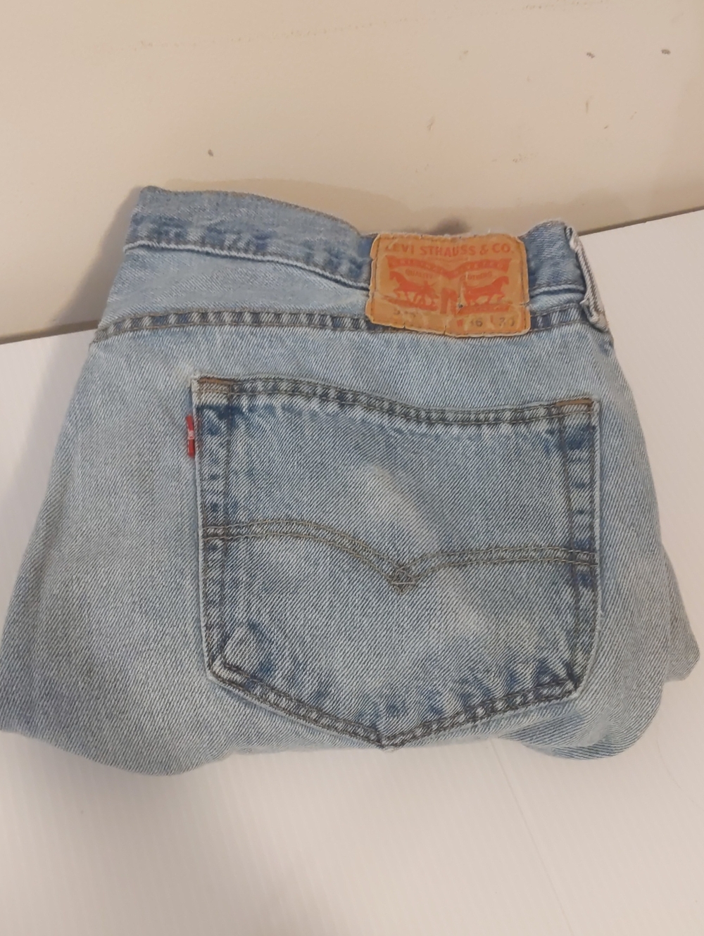 Levis 505 Mens Jeans Fits 35x29 (36x30 Tag) Regular Fit Distressed
